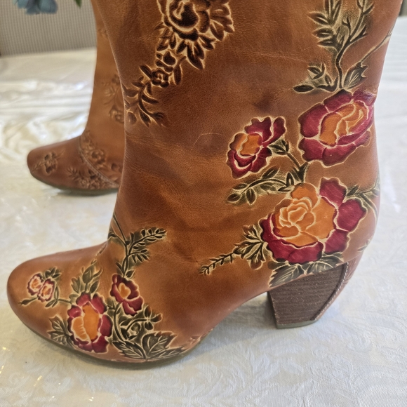 Embroidered Floral Leather Ankle Boots - Picture 2 of 9
